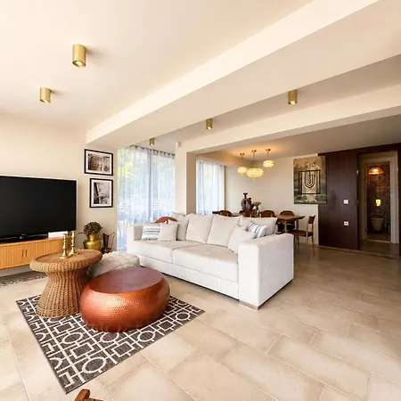 Undina - Luxury With Stunning Sea View, Pool & Bbq Balchik
